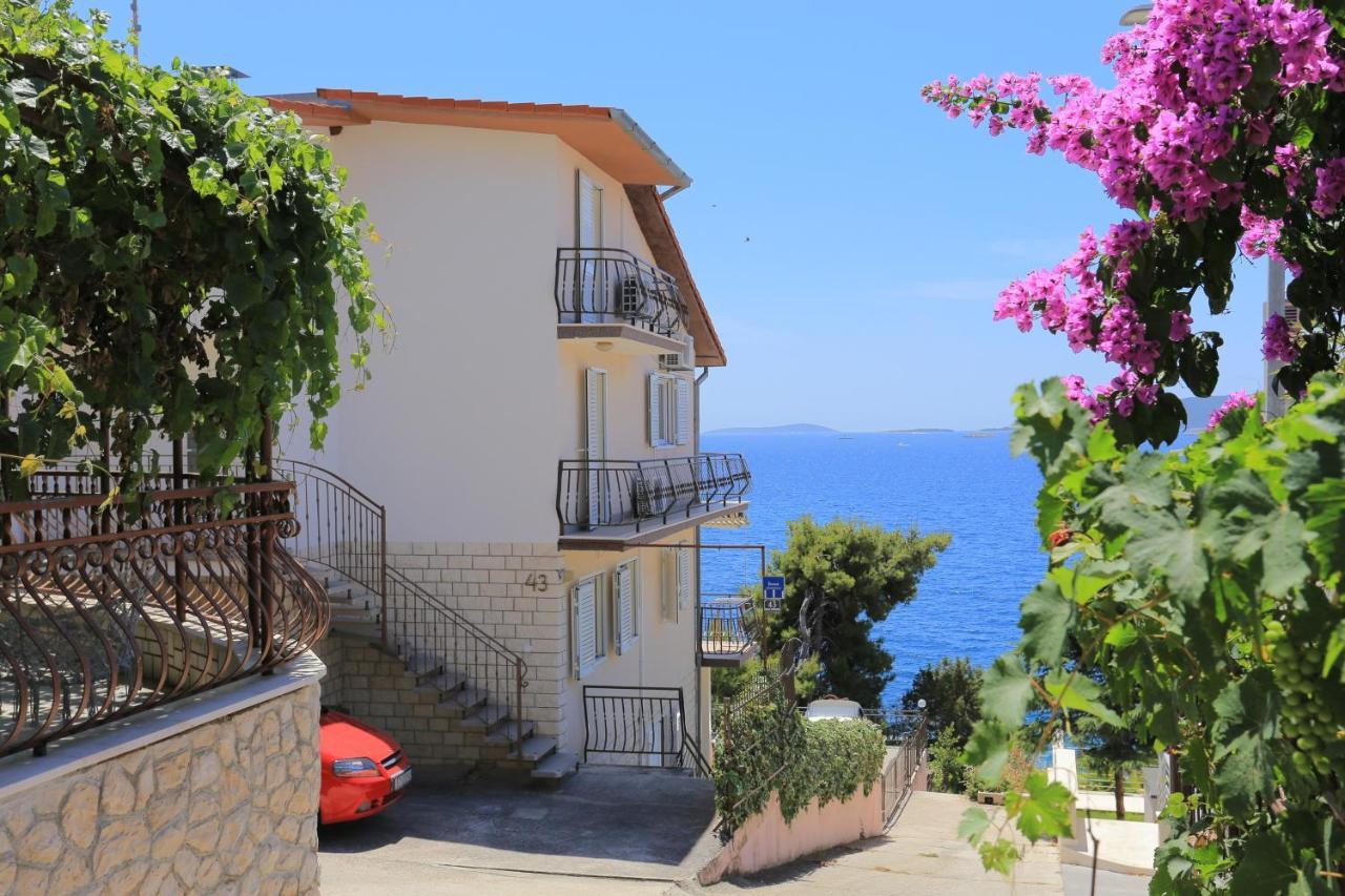 Apartments By The Sea Okrug Donji, Ciovo - 16657 Donji Okrug  Bagian luar foto
