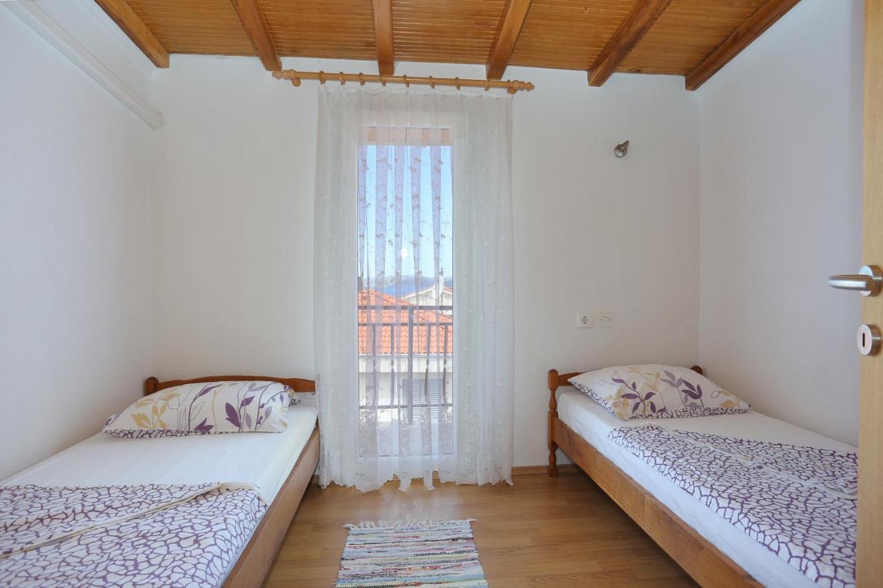 Apartments By The Sea Okrug Donji, Ciovo - 16657 Donji Okrug  Bagian luar foto