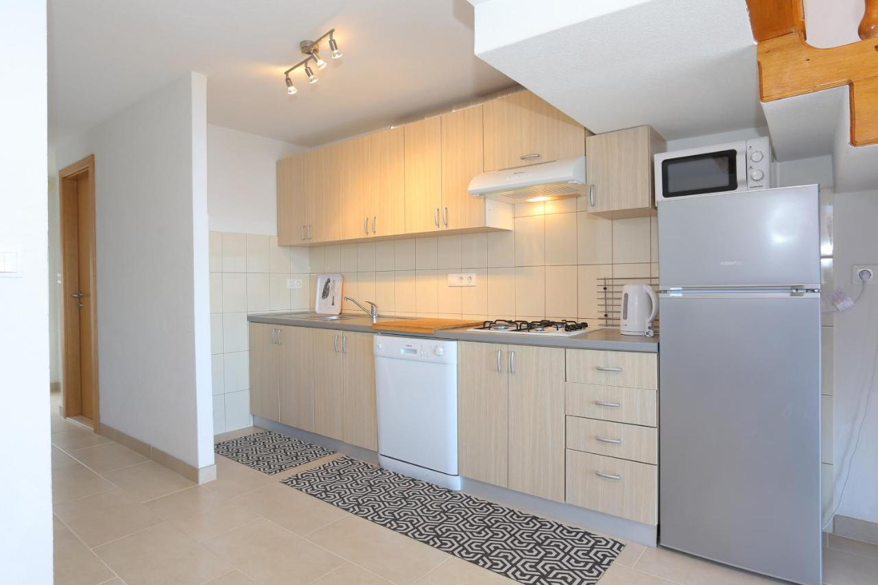 Apartments By The Sea Okrug Donji, Ciovo - 16657 Donji Okrug  Bagian luar foto