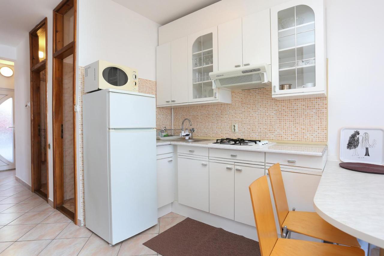 Apartments By The Sea Okrug Donji, Ciovo - 16657 Donji Okrug  Bagian luar foto
