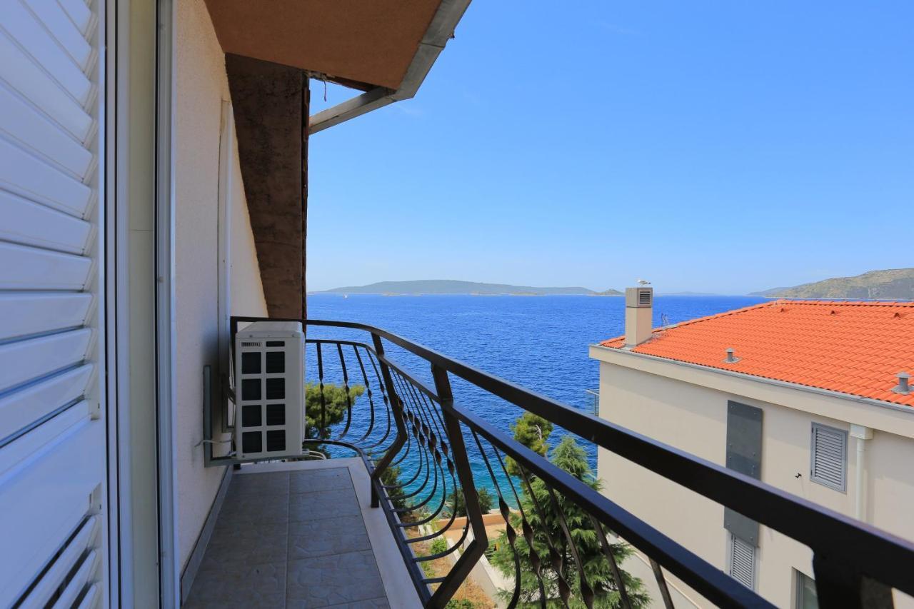Apartments By The Sea Okrug Donji, Ciovo - 16657 Donji Okrug  Bagian luar foto