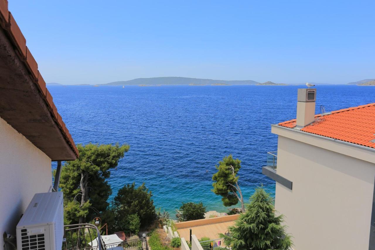Apartments By The Sea Okrug Donji, Ciovo - 16657 Donji Okrug  Bagian luar foto