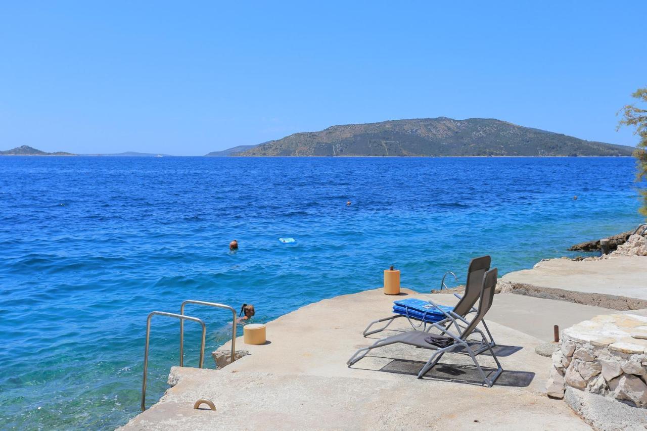 Apartments By The Sea Okrug Donji, Ciovo - 16657 Donji Okrug  Bagian luar foto